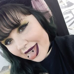 Meet your Posher, Annastasia